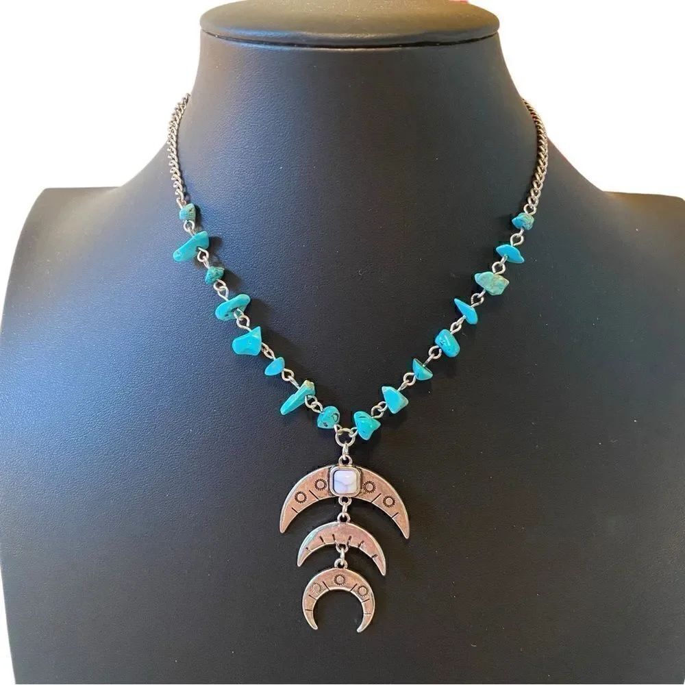 Awesome Faux Turquoise Horn Pendant Necklace.
